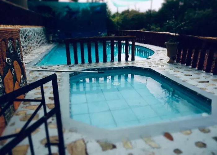 Seashore Garden Apartment *